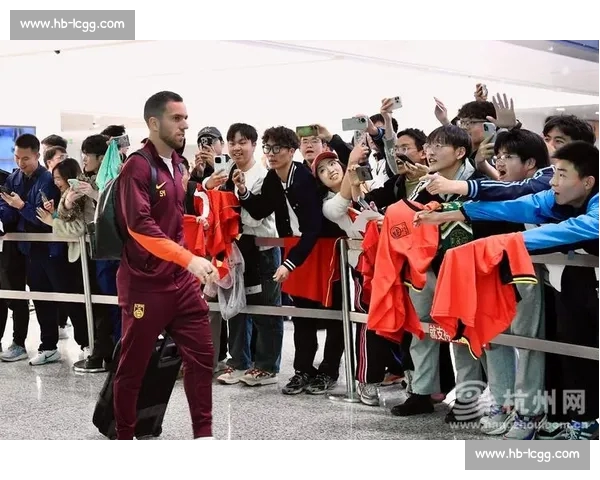 国足迎关键战新帅磨合阵容球迷期待赛场突破表现联赛备战欧洲转会风云